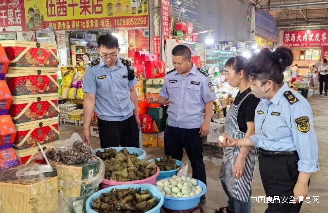 巴楚公安：联合出击！守护群众舌尖安全